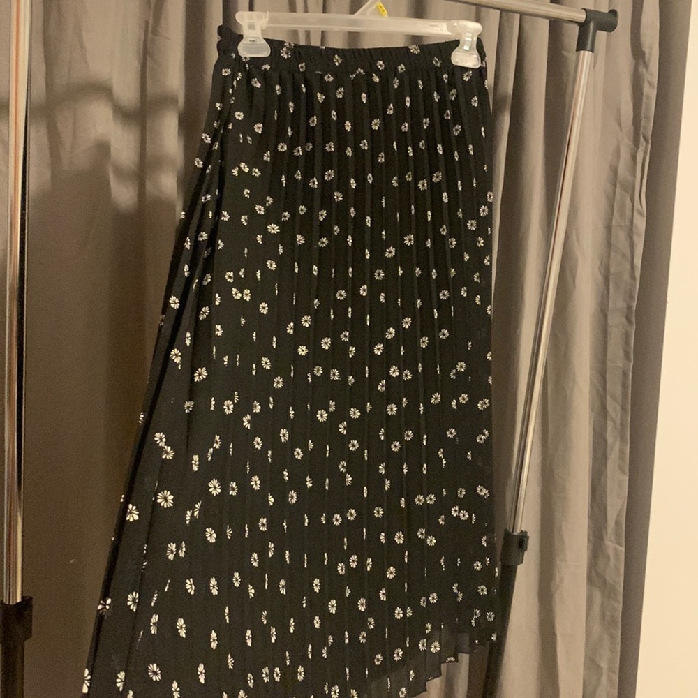 Japna Daisy design pleated skirt